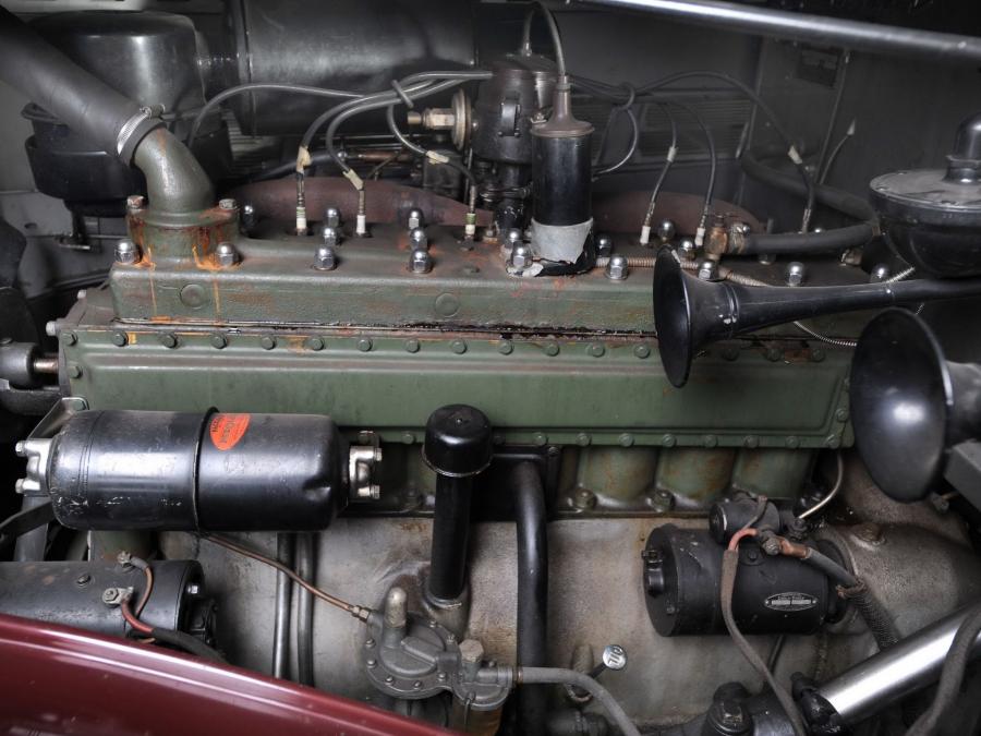  Packard Super Eight Town Car by Brewster 1937 года  (фото 3 из 5)